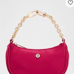🩷Lululemon City Essentials Nano Bag Rumble Berry/Gold NWT🩷***